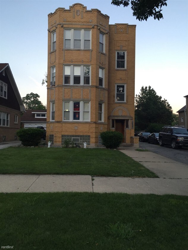 Primary Photo - 2637 N Sayre Ave