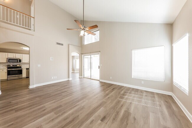 Building Photo - 19 S Tiago Dr