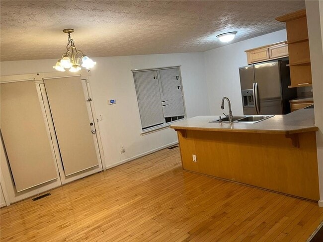 Foto del edificio - 6441 Wildwood Trail