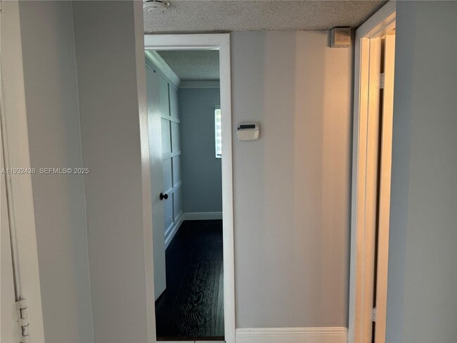 Foto del edificio - 185 Lakeview Dr