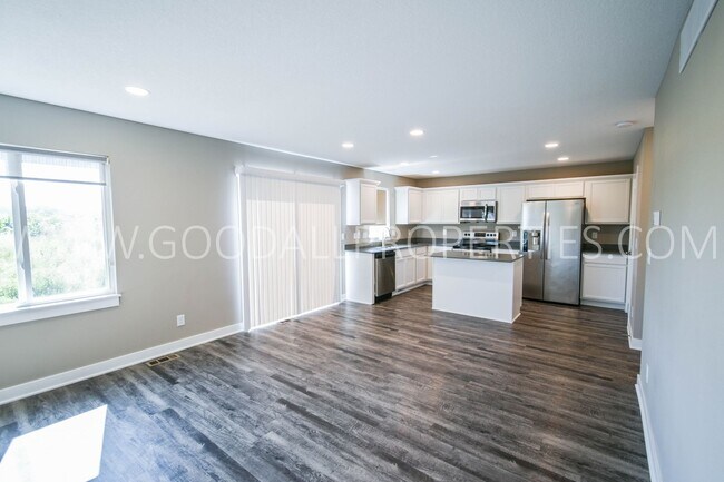 Foto del edificio - MUST SEE!!! Beautiful two story with 4 Bed, 2.5 Bath Home in De Soto.