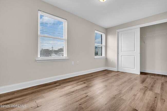 Foto del edificio - 48 Flint Rd