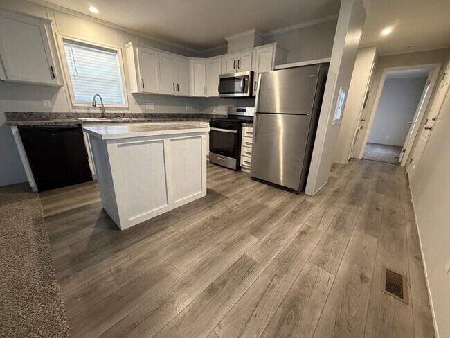 Foto del edificio - 38062 St Tropez Dr