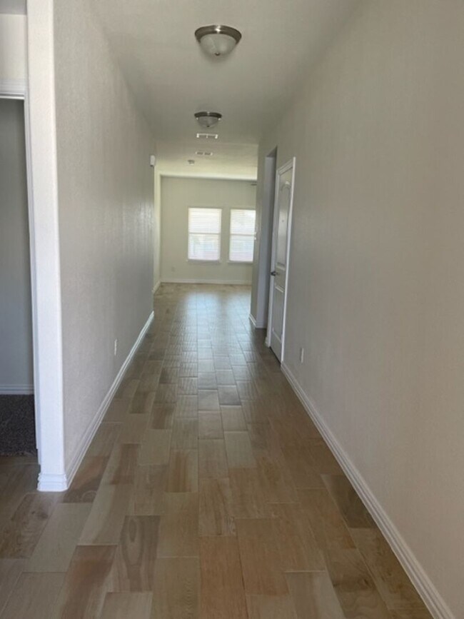 Foto del edificio - Beautiful 3 Bedroom Home located on the Ch...