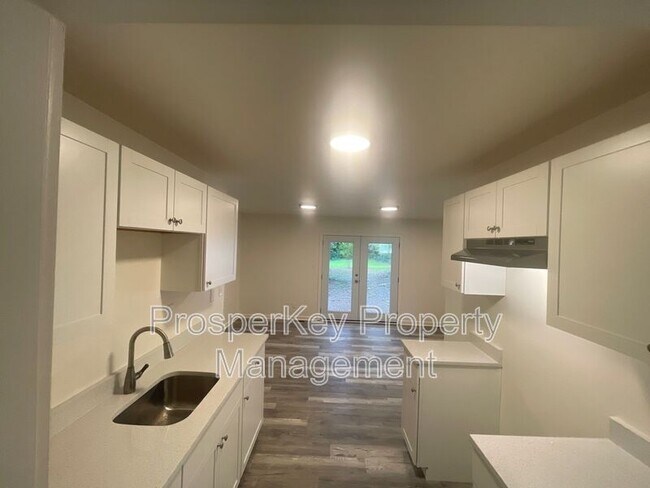Foto del edificio - 246 Pinetree Cir