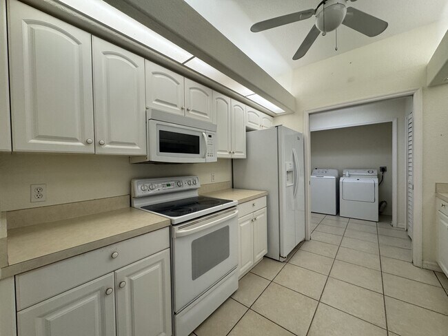 Foto del edificio - 3104 Tonkin Dr