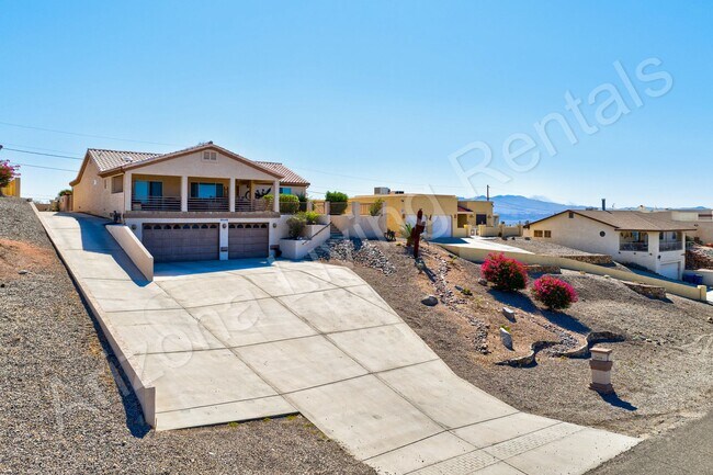 Foto del edificio - 2450 Angler Dr