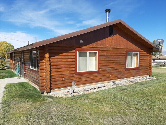Building Photo - 18 Genetti Dr