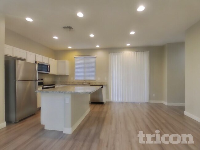 Foto del edificio - 2642 E Danbury Rd