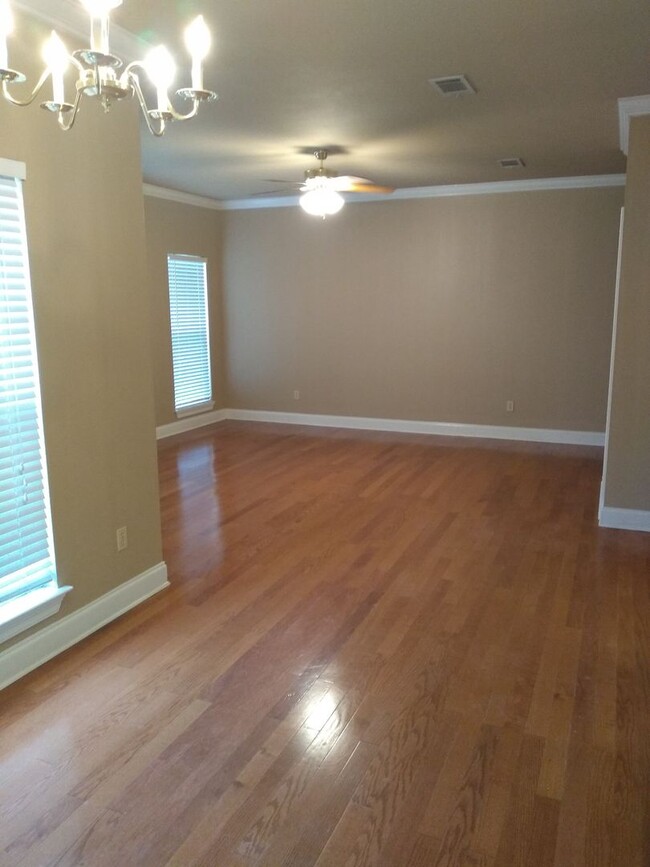 Foto del edificio - 2br/2ba H/C with washer dryer