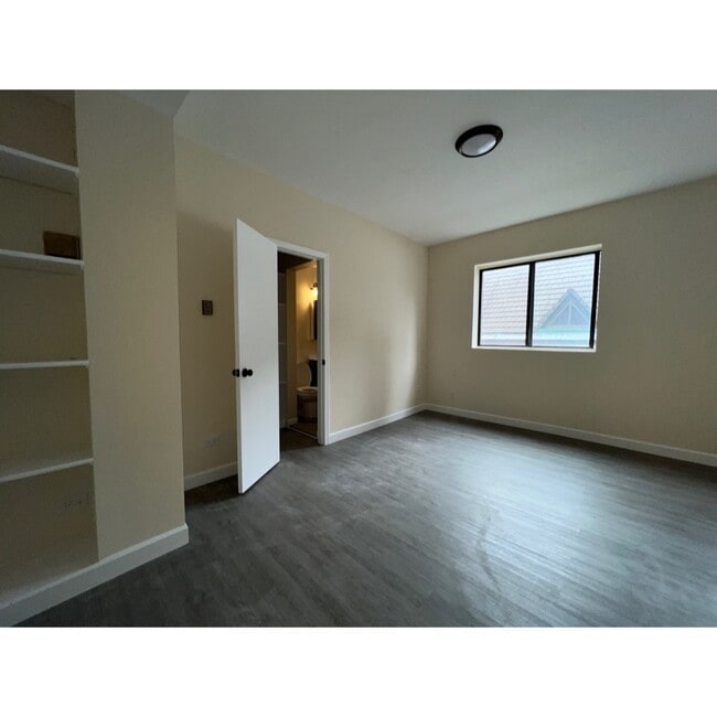 Building Photo - 1430 N Dearborn St