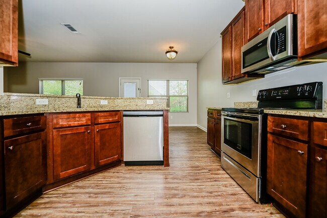 Foto del edificio - 436 Concord Terrace