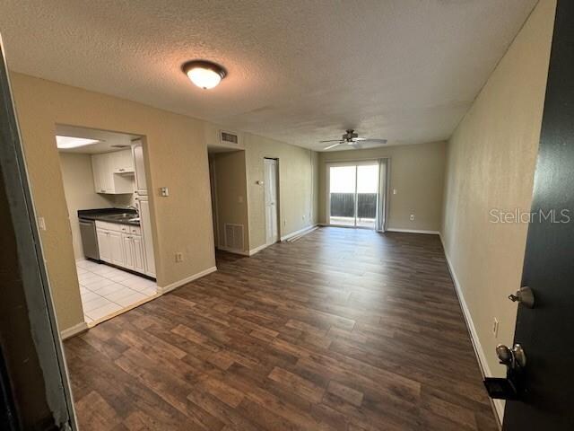 Foto principal - 922 Lake Destiny Rd