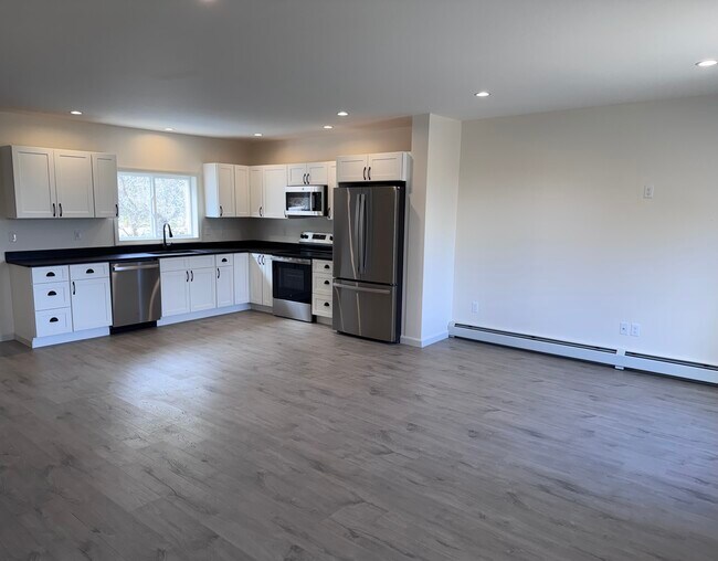 Foto del edificio - 47 Hogfat Hill Rd