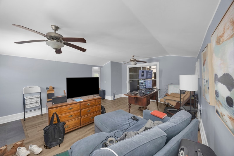 Foto del edificio - 331-335 N Olive St