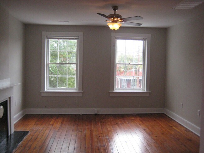 Foto del edificio - 715 W Clay St