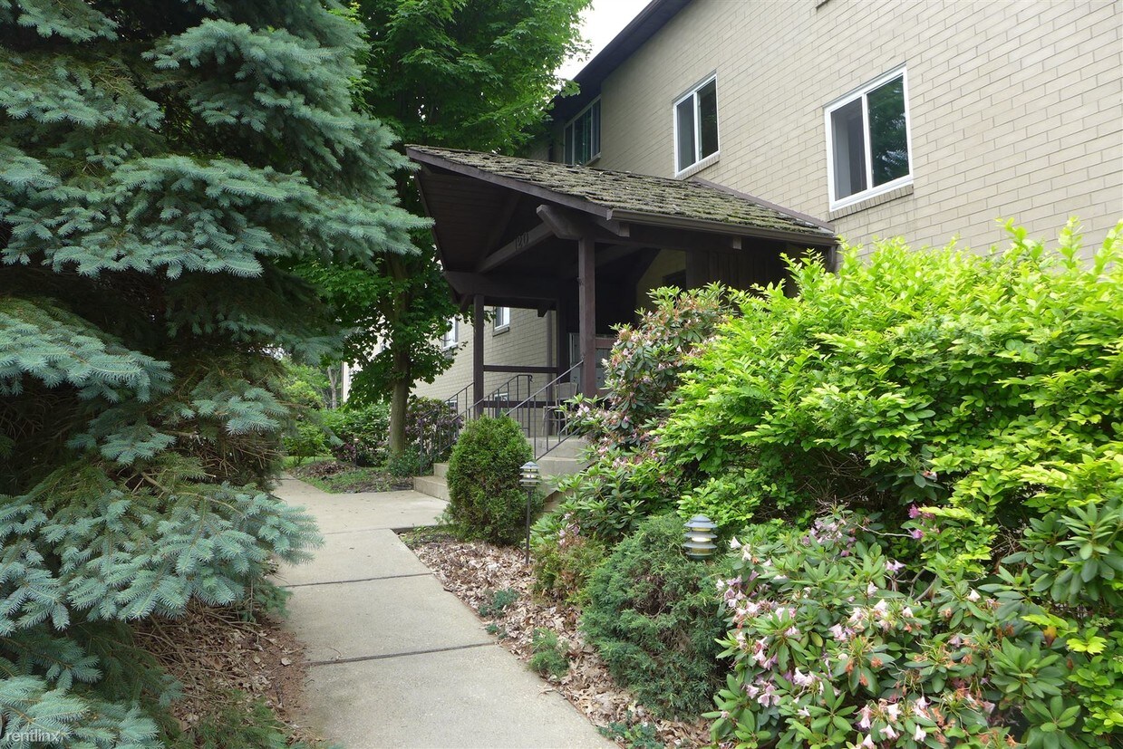 Primary Photo - 120 Foxwood Rd