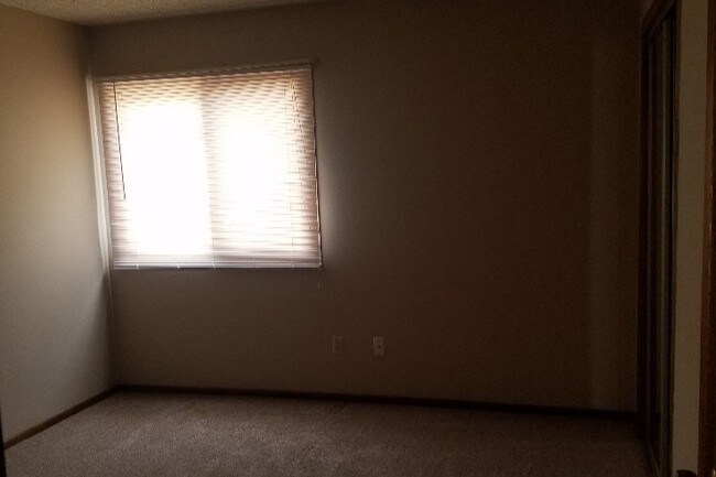 Foto del edificio - 4800 W 13th St N