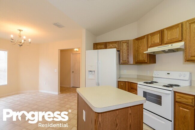 Building Photo - 5238 Woodridge Ln