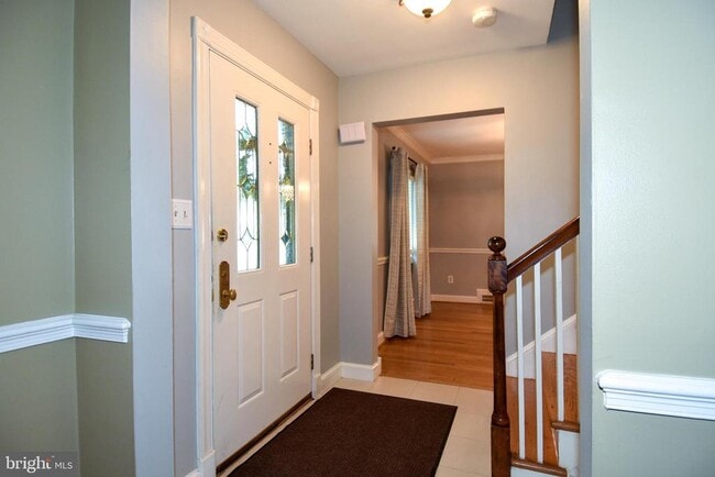 Building Photo - 6127 Brook Dr