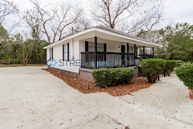 Building Photo - NOW OFFERING $250 OFF FIRST FULL MONTH IF ...