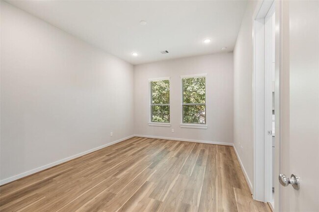 Foto del edificio - 602 Thornton Oaks Ln