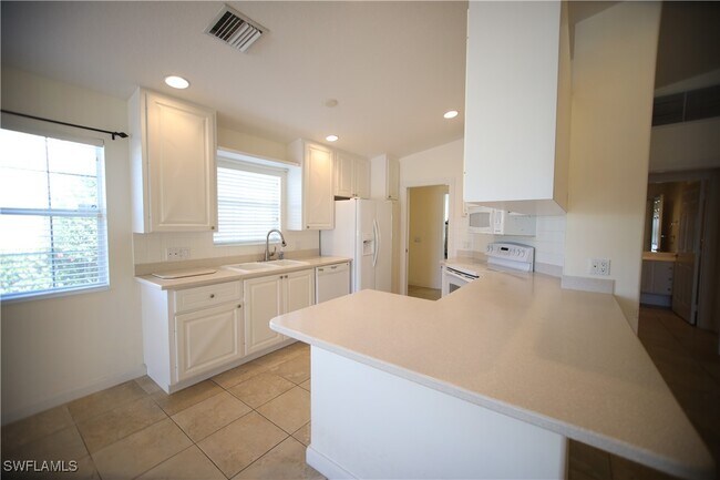 Foto del edificio - 7558 Rozzini Ln