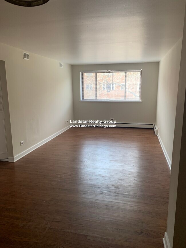 Foto del edificio - 5917 N Kenmore Ave