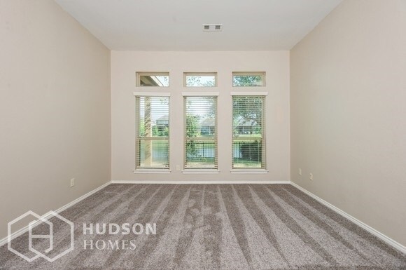Foto del edificio - NOW AVAILABLE! 26311 Serenity Oaks Dr, Ric...