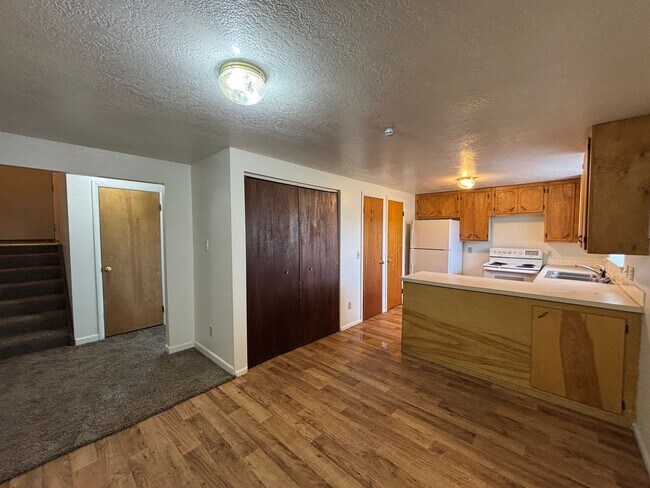 Foto del edificio - 3984 Ethel Ln