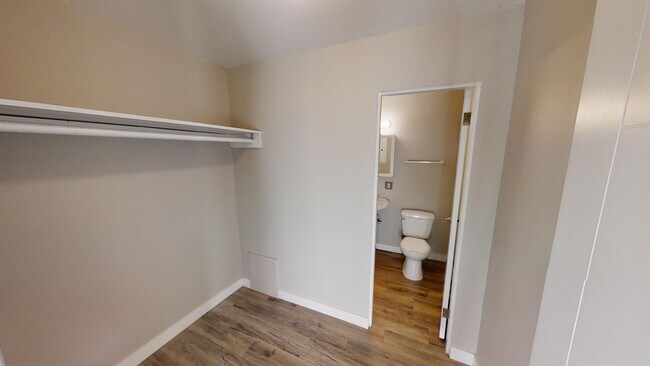 Building Photo - 9932-9105 105 Ave