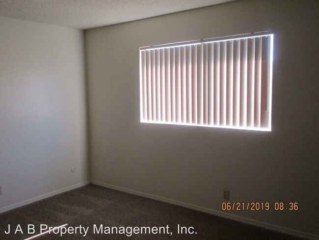 Building Photo - 3032 Wentworth Dr