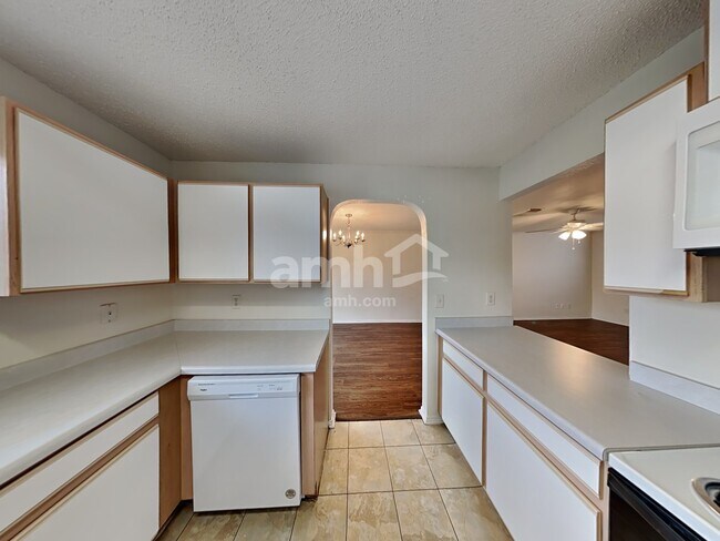 Building Photo - 10703 Juniper Pass