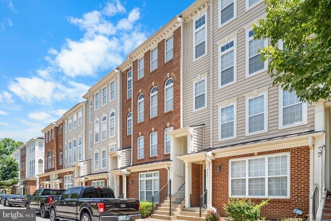 Foto del edificio - 938 Pine Forest Ln