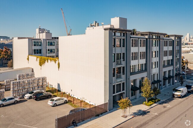 Building Photo - Onyx Bldg 2