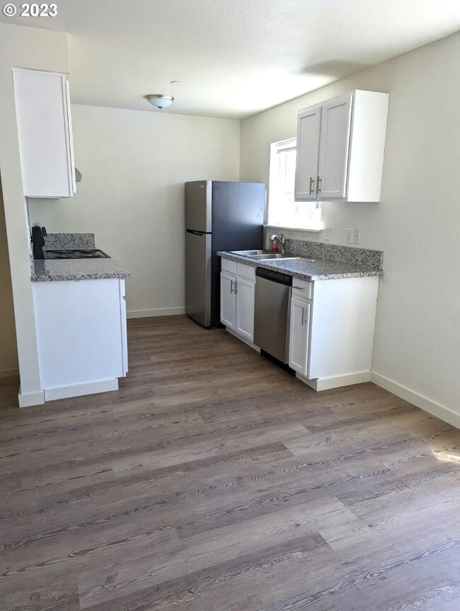 Building Photo - 436 Norway St NE