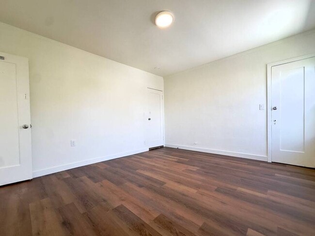Building Photo - 5371 Louis Pl