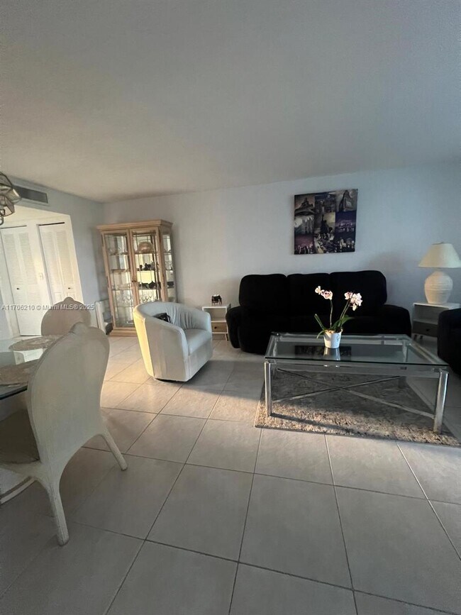 Foto del edificio - 7350 NW 18th St