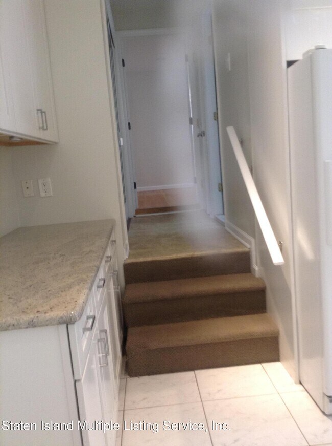 Foto del edificio - 387 Woolley Ave