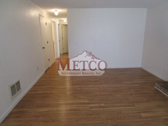 Building Photo - 06804