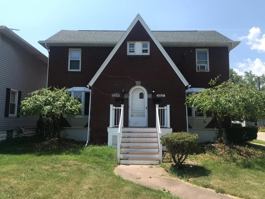 Primary Photo - 504 Parkwood St