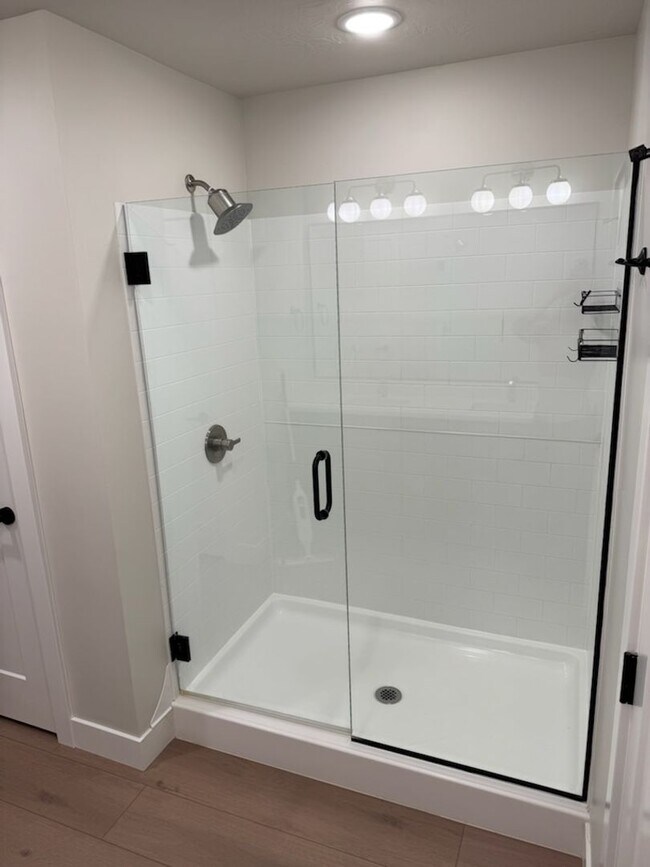 Foto del edificio - Modern 3-bedroom, 2-bath townhome