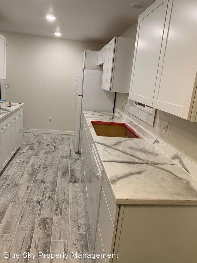 Building Photo - 5 br, 3 bath House - 379 w 2nd s