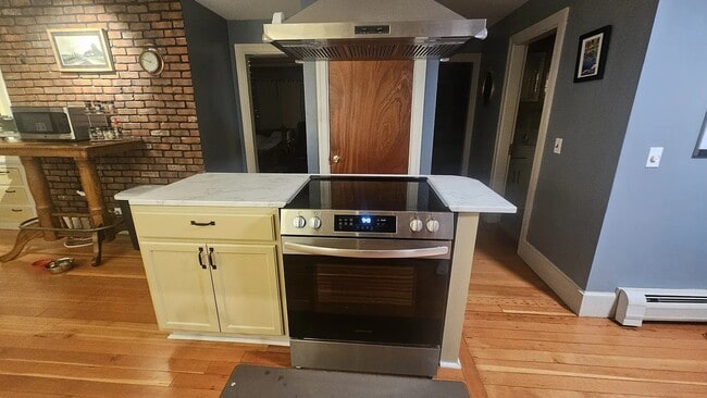 Building Photo - 517 Salmon Falls Rd