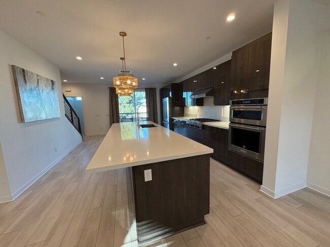 Building Photo - 1650 Pomona Ave