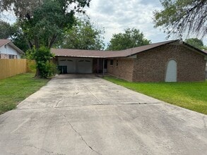 Building Photo - 102 Dalewood Dr