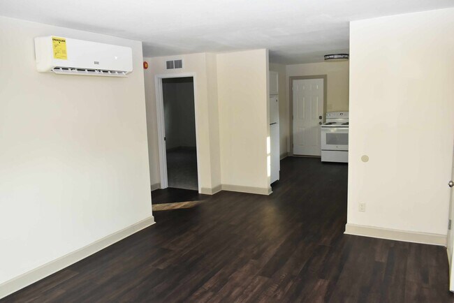 Building Photo - 1177 Evelyn Dr