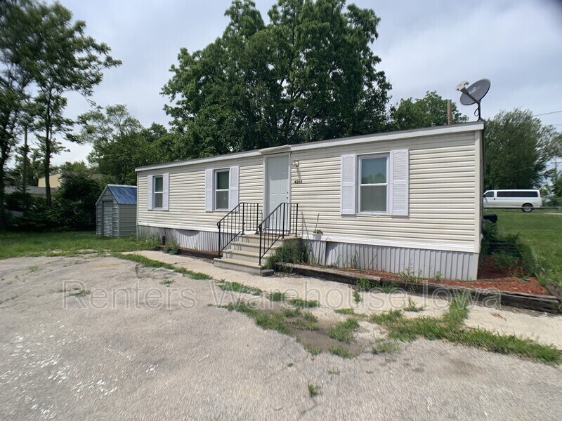 Primary Photo - 4202 NE 3rd St