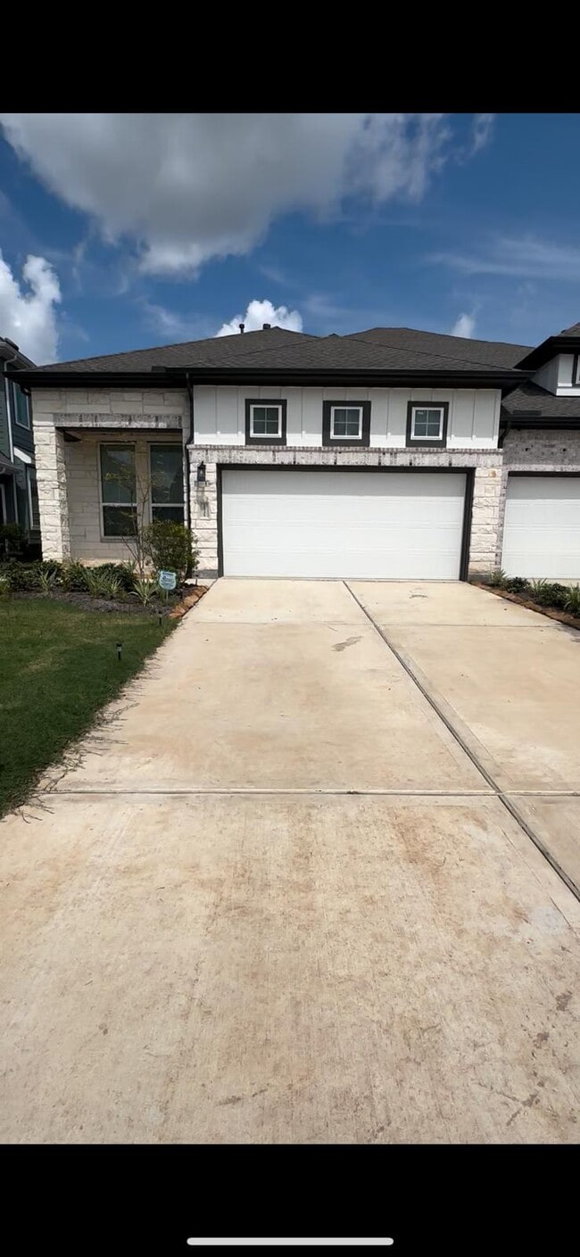 Building Photo - 1535 Cathedral Bend Dr