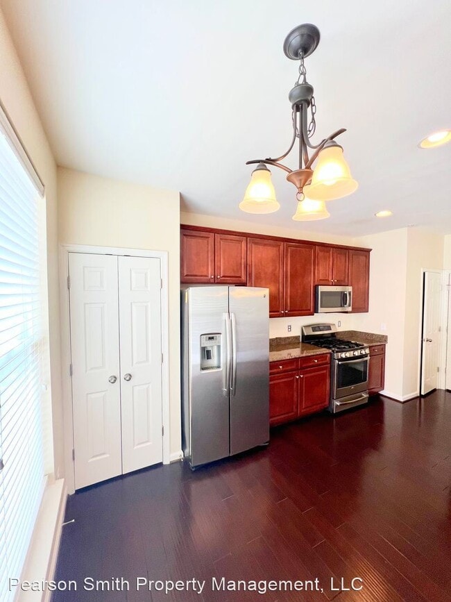 Building Photo - 3 br, 3.5 bath House - 42275 Canary Grass Sq.